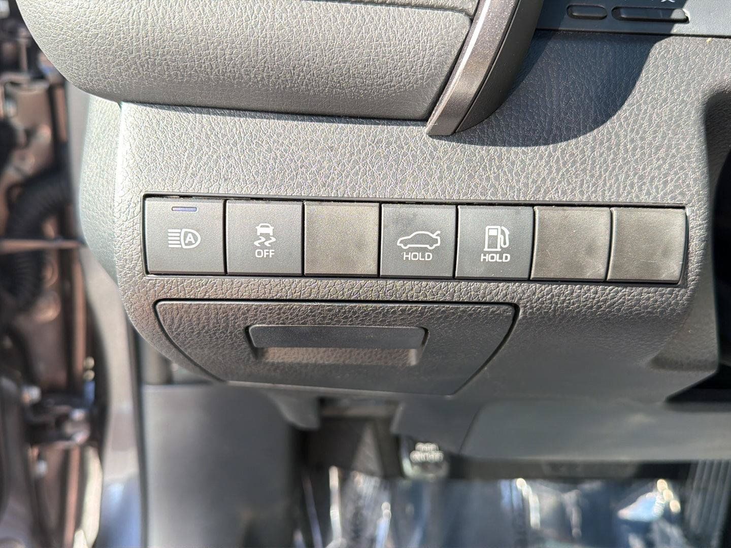 Used 2023 Toyota Camry SE FWD image 19