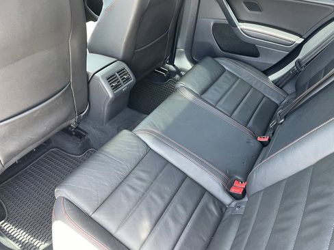 Used 2015 Volkswagen Golf 4-Door FWD image 14