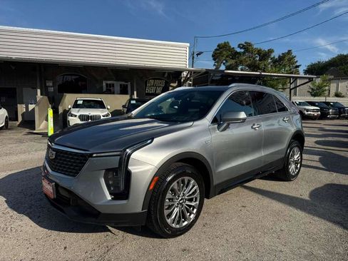 Used 2024 Cadillac XT4 Premium Luxury AWD/4WD image 2