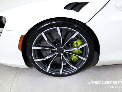 Used 2025 McLaren Artura Spider image 27