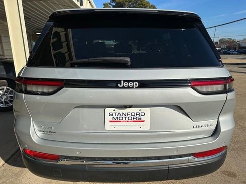 Used 2024 Jeep Grand Cherokee Limited image 7