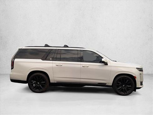 Used 2021 Cadillac Escalade ESV Sport Platinum AWD/4WD image 4