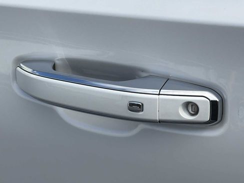 Used 2024 GMC Yukon Denali w/ Denali Reserve Package image 43