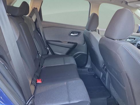 Used 2023 Nissan Rogue SV image 14