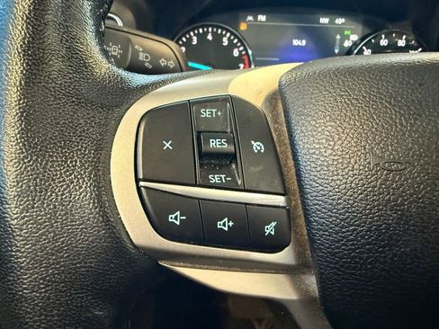 Used 2022 Ford Explorer XLT w/ Equipment Group 202A image 11