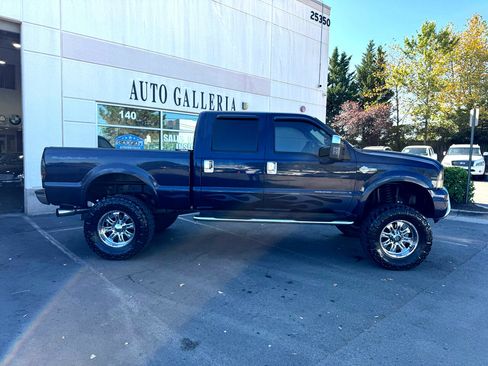 Used 2005 Ford F250 Harley-Davidson image 2