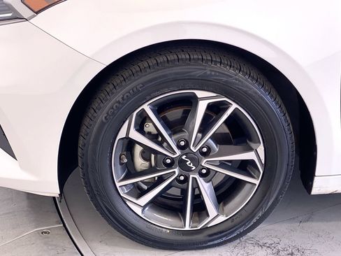 Used 2024 Kia Forte LXS FWD image 12