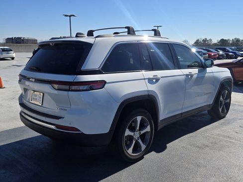 Used 2023 Jeep Grand Cherokee Limited w/ Luxury Tech Group II image 3