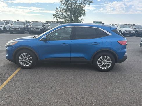 Used 2020 Ford Escape SE FWD image 2