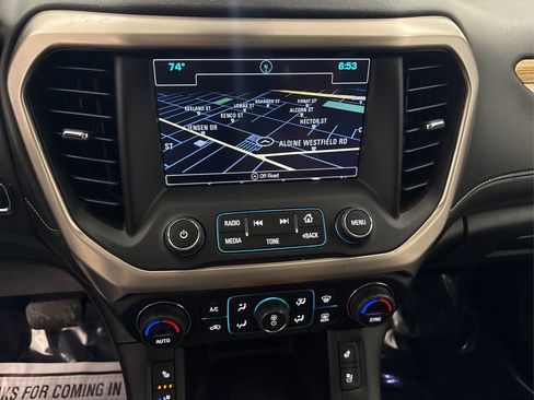 Used 2018 GMC Acadia Denali w/ Technology Package FWD image 38