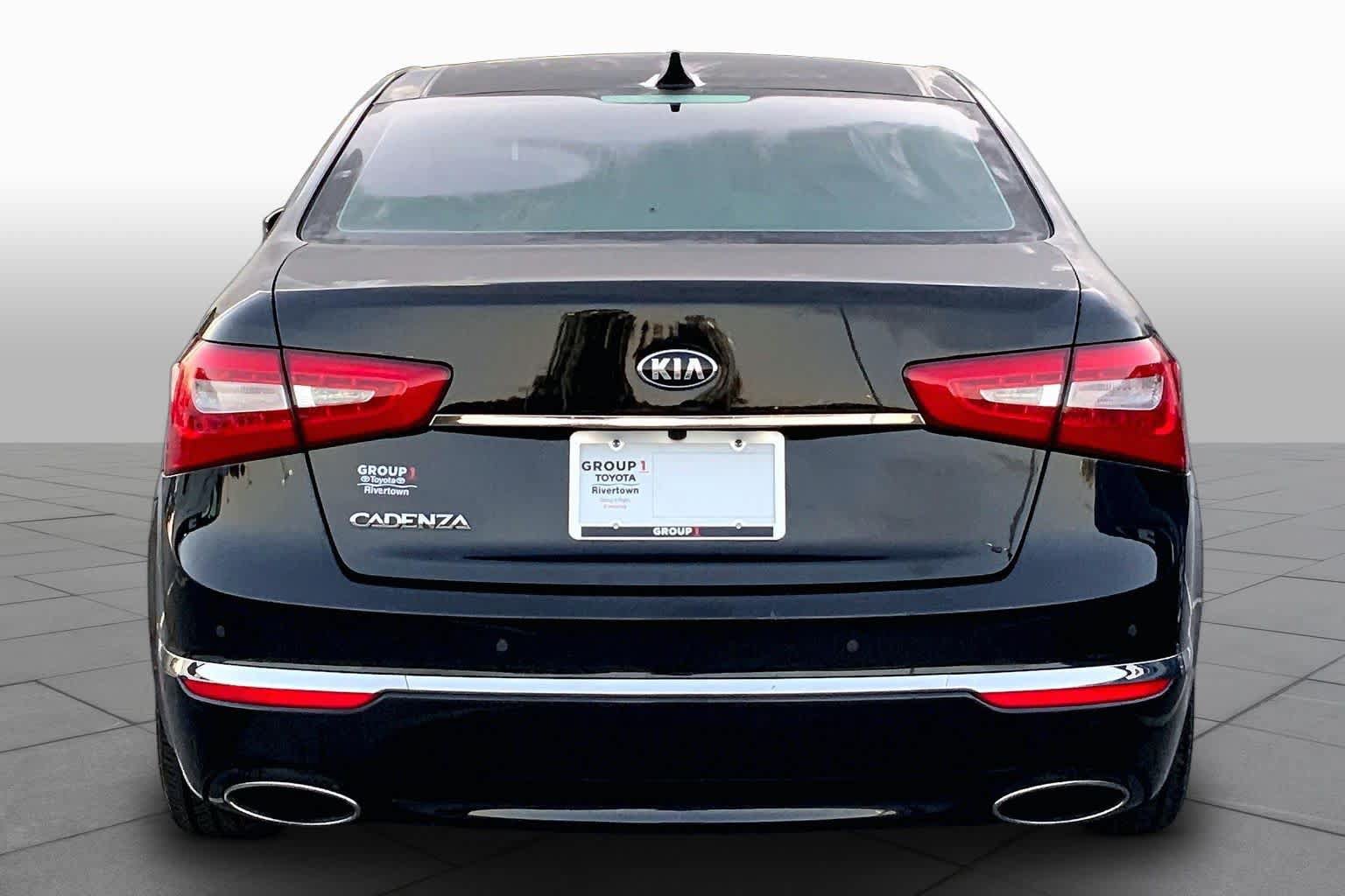 Used 2015 Kia Cadenza Premium w/ Luxury Package FWD image 5