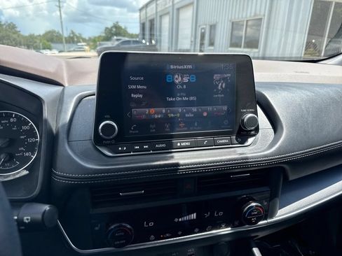 Used 2023 Nissan Rogue SV w/ SV Premium B Package FWD image 21