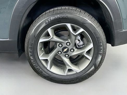 Used 2025 Chevrolet Trax LT w/ Driver Confidence Package FWD image 33