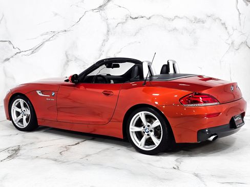 Used 2014 BMW Z4 sDrive35i image 9