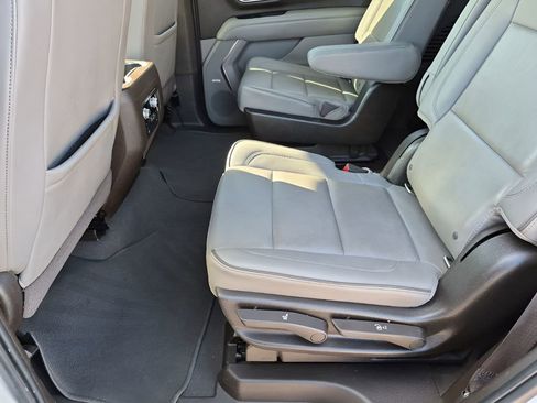 Used 2021 GMC Yukon SLT w/ SLT Premium Package image 20