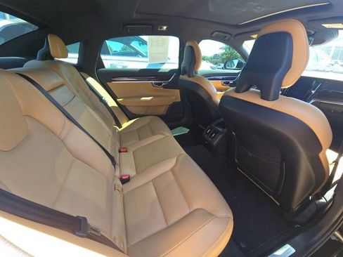 Used 2018 Volvo S90 T5 Momentum FWD image 15