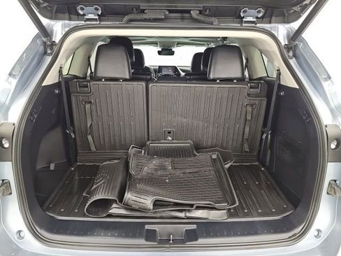 Certified 2022 Toyota Highlander XLE image 33