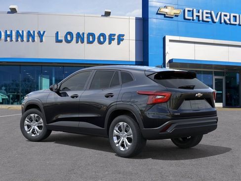 New 2026 Chevrolet Trax LS FWD image 3