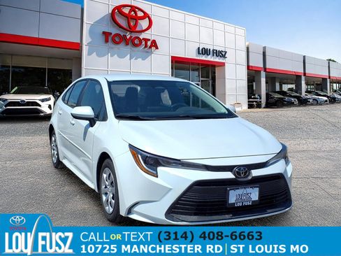 Certified 2025 Toyota Corolla LE FWD image 1