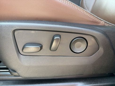 Used 2023 Chevrolet Tahoe High Country image 15