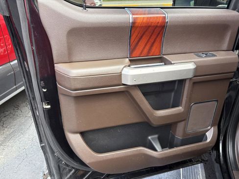 Used 2019 Ford F150 King Ranch w/ Equipment Group 601A Luxury AWD/4WD image 14