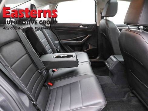 Used 2021 Volkswagen Jetta SE w/ SE Cold Weather Package image 23