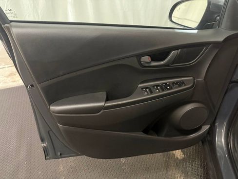 Used 2023 Hyundai Kona SE image 21