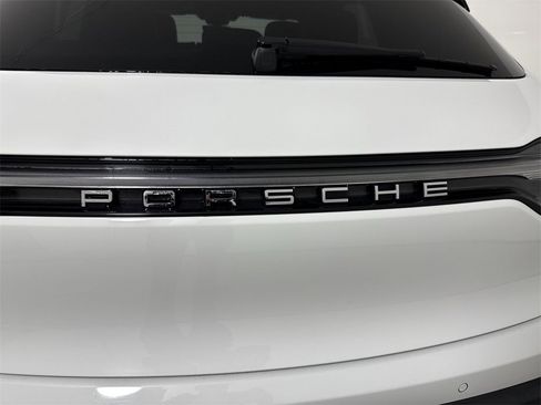 Certified 2025 Porsche Macan image 19
