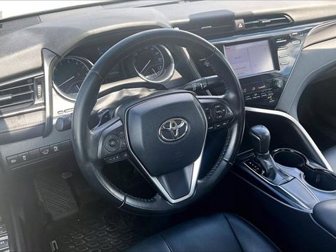 Used 2019 Toyota Camry SE FWD image 17