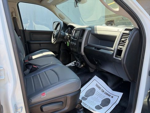 Used 2018 RAM 3500 Tradesman w/ Chrome Appearance Group AWD/4WD image 9