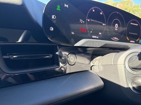 Used 2021 Porsche Taycan 4S image 18