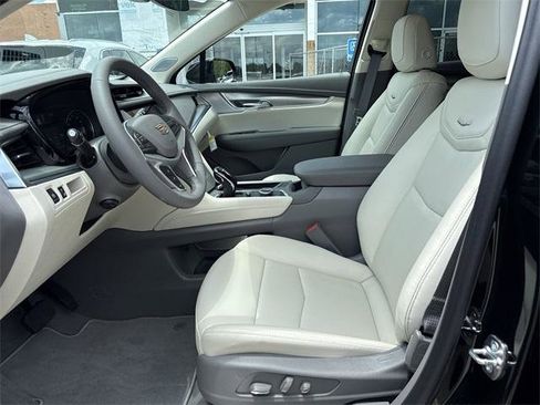 New 2025 Cadillac XT5 Premium Luxury image 9