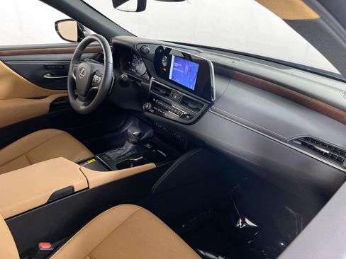 Used 2025 Lexus ES 350 w/ Premium Package FWD image 29