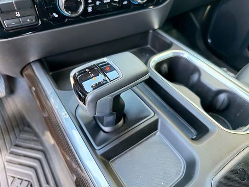 Used 2025 Chevrolet Silverado 1500 LT Trail Boss w/ Convenience Package II AWD/4WD image 27