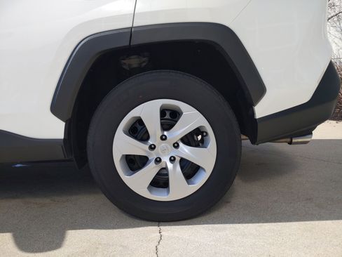 Used 2025 Toyota RAV4 LE image 33