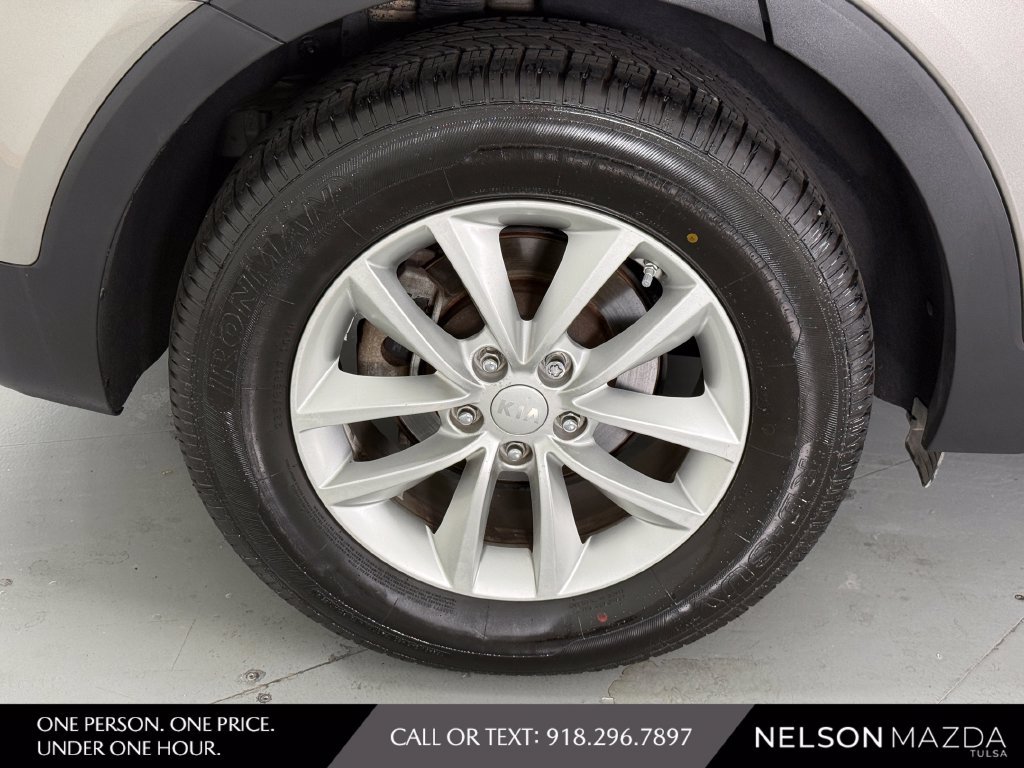 Used 2016 Kia Sorento FWD w/ LX Convenience Package image 11