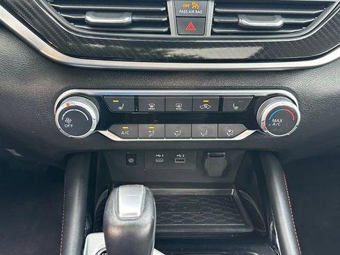 Certified 2024 Nissan Altima 2.5 SR w/ SR Premium Package AWD/4WD image 35