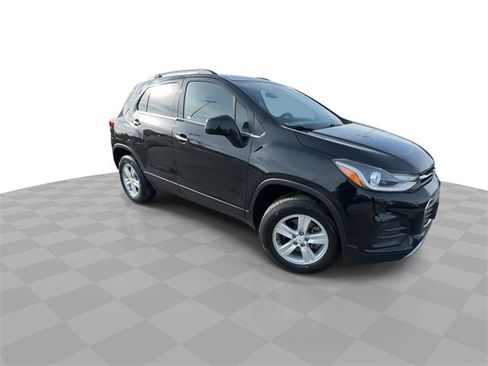 Certified 2020 Chevrolet Trax LT w/ Driver Confidence Package image 2