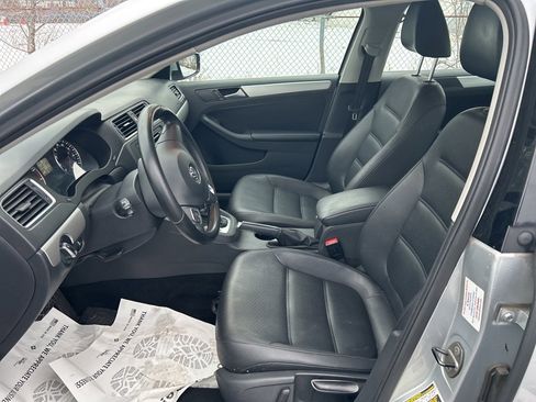 Used 2014 Volkswagen Jetta SE image 12