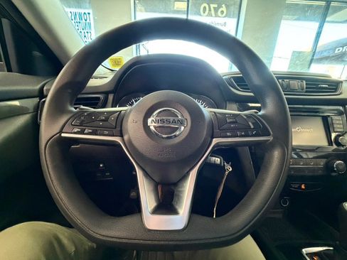 Used 2018 Nissan Rogue S image 38