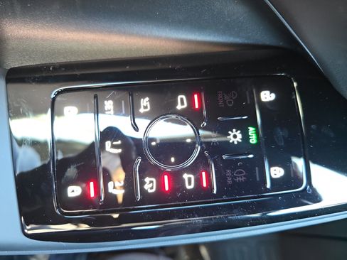 New 2025 Audi Q6 e-tron Premium AWD/4WD image 24