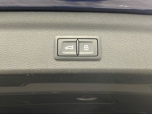 Used 2024 Audi Q3 2.0T Premium w/ Convenience Package image 28