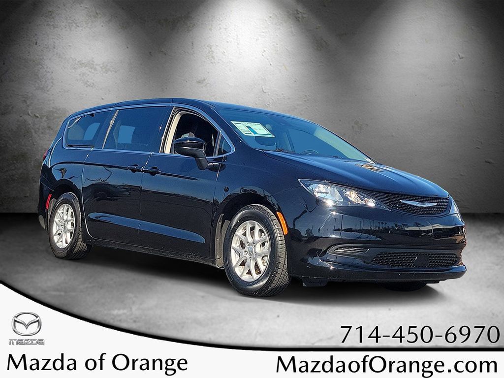 Used 2024 Chrysler Voyager LX FWD image 1