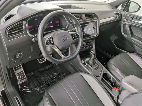 Used 2022 Volkswagen Tiguan SE R-Line FWD image 4