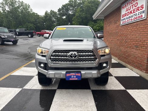 Used 2016 Toyota Tacoma TRD Sport w/ Towing Package AWD/4WD image 5