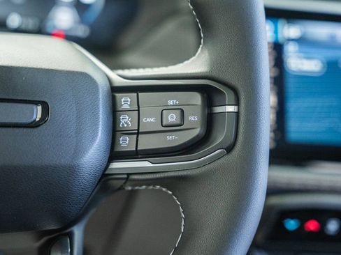 New 2026 Jeep Cherokee Overland image 32