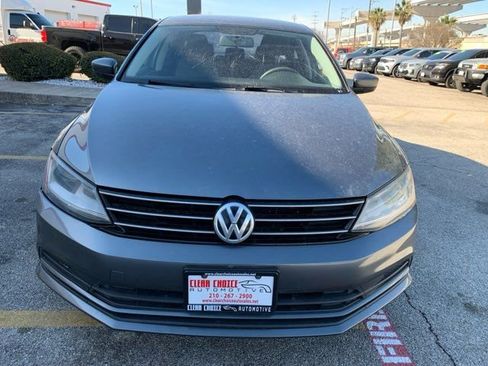 Used 2017 Volkswagen Jetta S image 2
