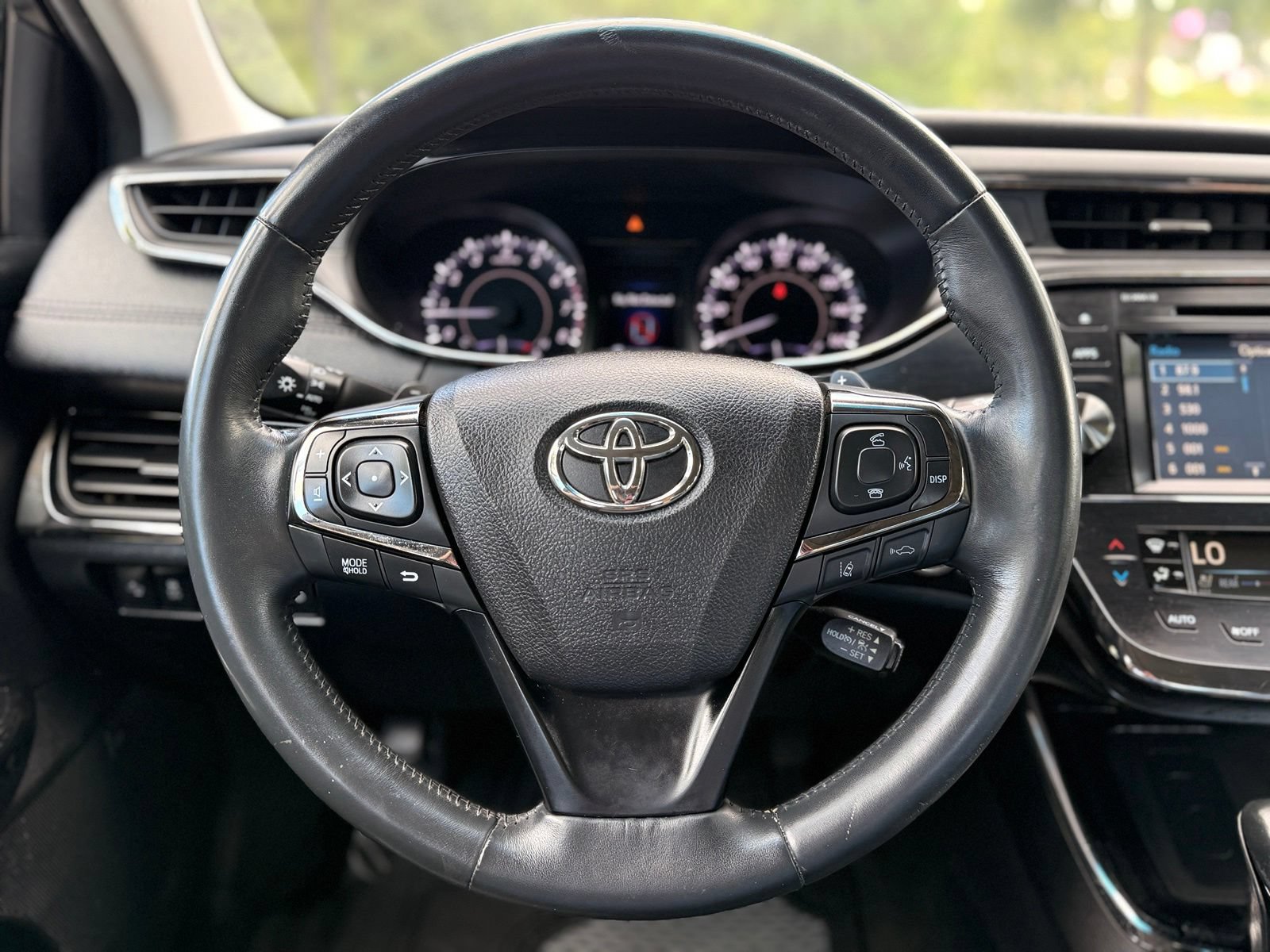 Used 2016 Toyota Avalon Limited w/ Toyota Safety Sense Package FWD image 25