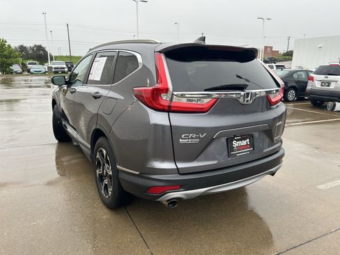Used 2018 Honda CR-V Touring image 4