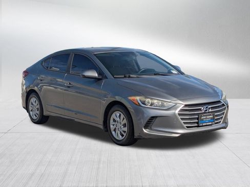 Used 2017 Hyundai Elantra SE FWD image 7